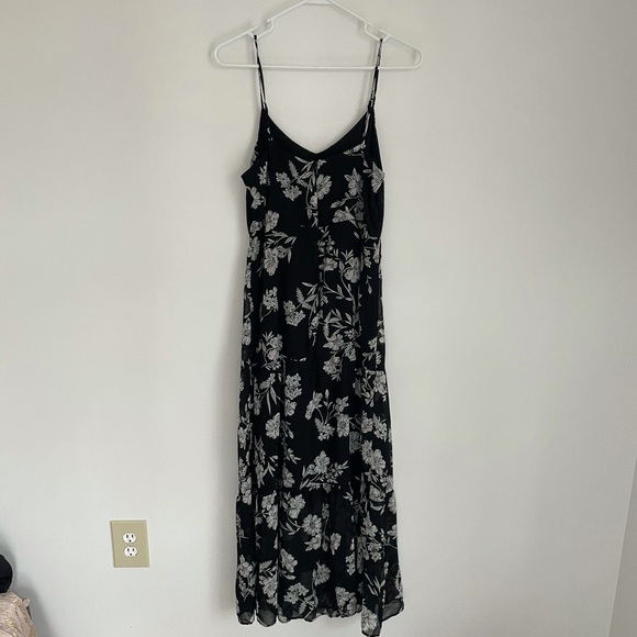 Black floral flowly dress by j crew - Picture 3 of 3